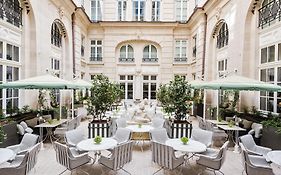 Hotel De Crillon